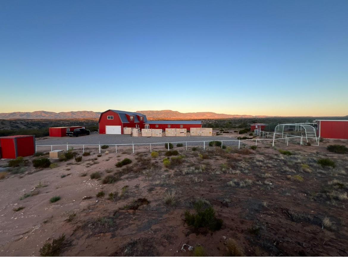 Blue Cow Guest Farm Hotel Cornville Exterior photo